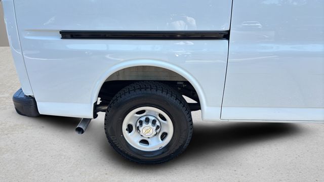 Used 2025 White Chevrolet Work Van image 37