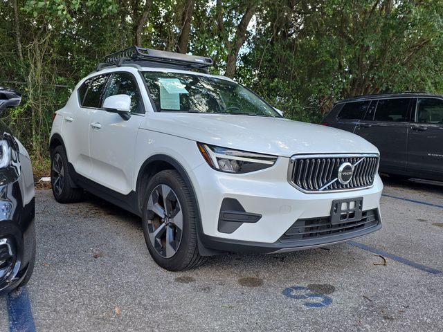 2025 Volvo XC40 B5 Core Bright Theme AWD