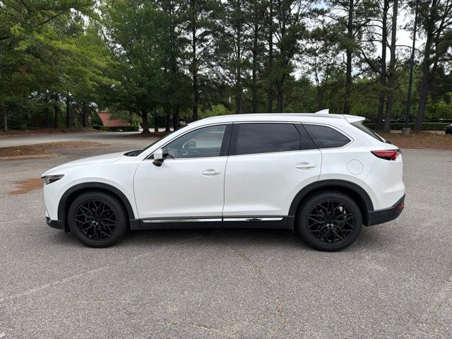 Used 2017 White Mazda Signature image 2