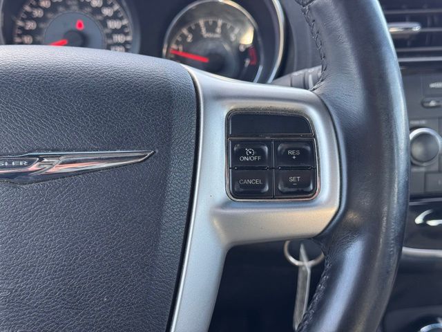 2013 Chrysler 200 Touring