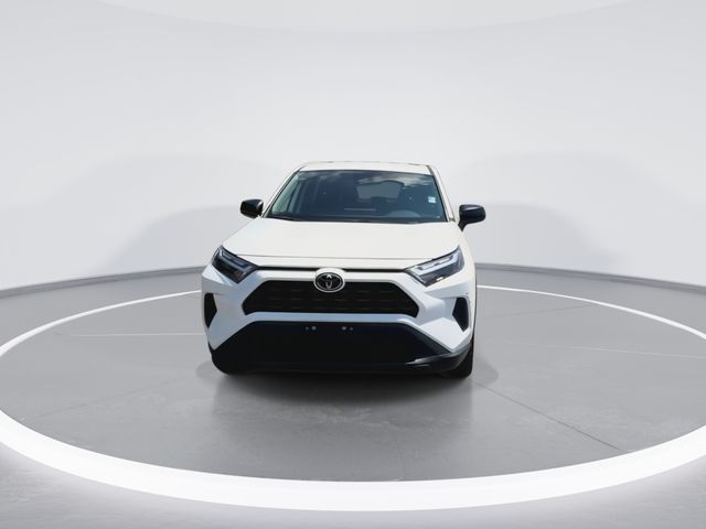 Used 2025 White Toyota LE image 3