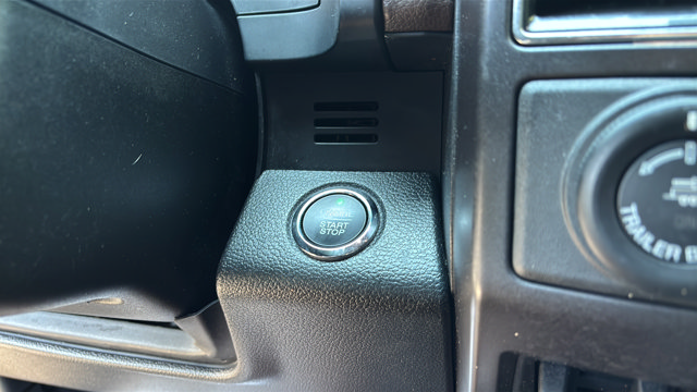 Used 2020 Black Ford King Ranch image 29