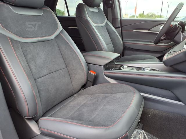 2025 Ford Explorer ST photo