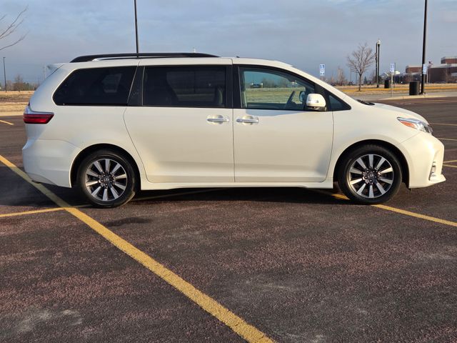 2019 Toyota Sienna XLE Auto Access Seat