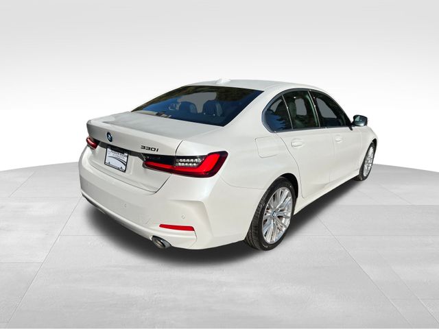 2024 BMW 3 Series 330i 10