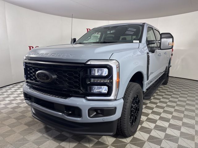 2025 Glacier Gray Metallic TriCoat Ford Super Duty F-350 SRW Lariat 4X4 Truck