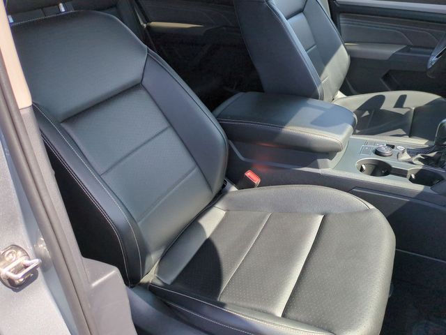 Used 2021 Silver Volkswagen 3.6L V6 SE w/Technology image 24