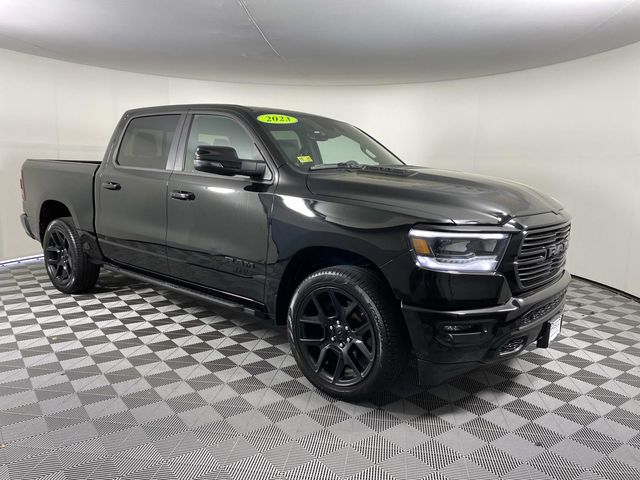 Diamond Black Crystal Pearlcoat 2023 RAM 1500 Pickup Truck Four-Wheel Drive 8-Speed Automatic