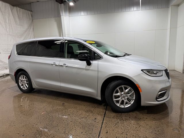 2024 Chrysler Pacifica Touring L FWD