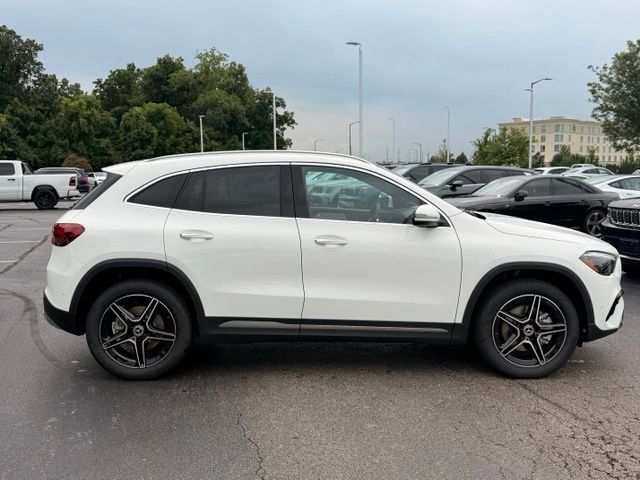 New 2026 White Mercedes-Benz GLA 250 image 4