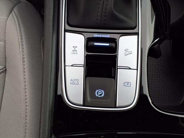 2025 Hyundai Santa Cruz SE photo
