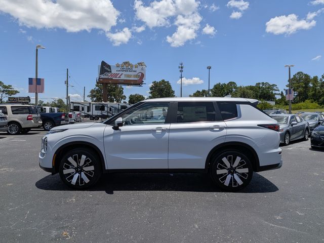 2026 White Diamond Mitsubishi Outlander SE FWD SUV