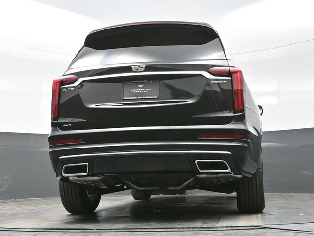 2025 Cadillac XT6 Luxury photo
