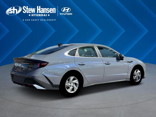 New 2026 Blue Hyundai SE image 7