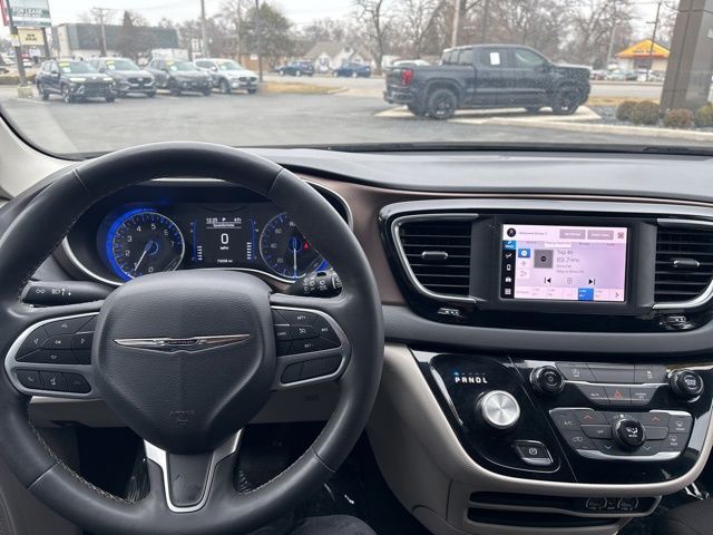 Used 2023 Black Chrysler LX image 33