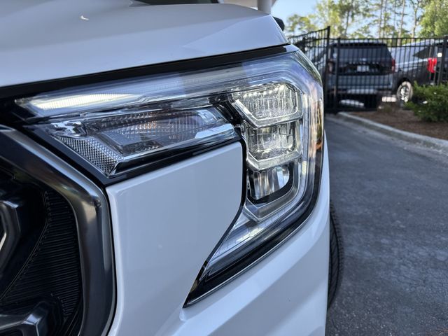 Used 2022 White GMC AT4 image 9