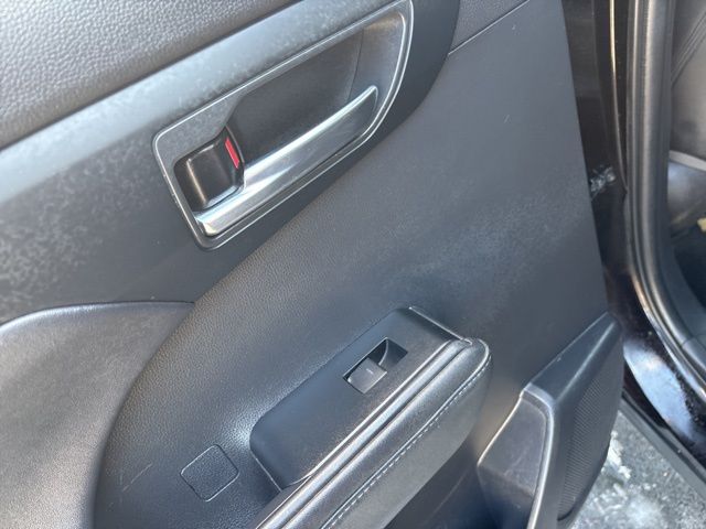 used 2021 Toyota Highlander car, priced at $28,899