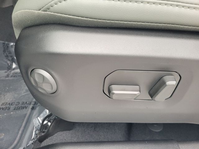 New 2026 White/off-white Jeep Mojave image 6