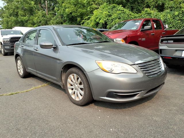 2013 Chrysler 200 Touring Sedan FWD