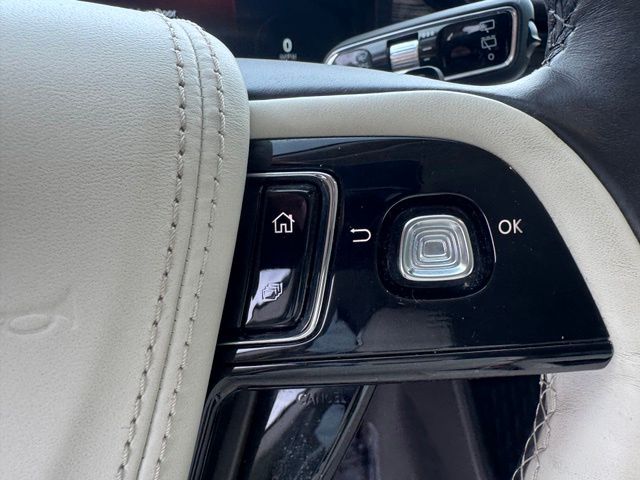 Used 2020 White Lincoln Black Label Grand Touring image 20