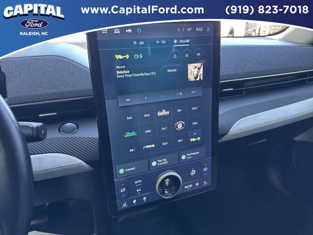 Used 2025 White Ford Premium image 26