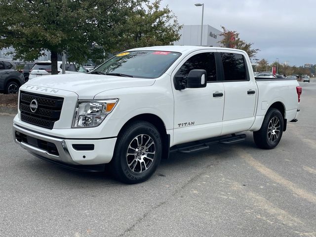 2023 Nissan Titan SV 7