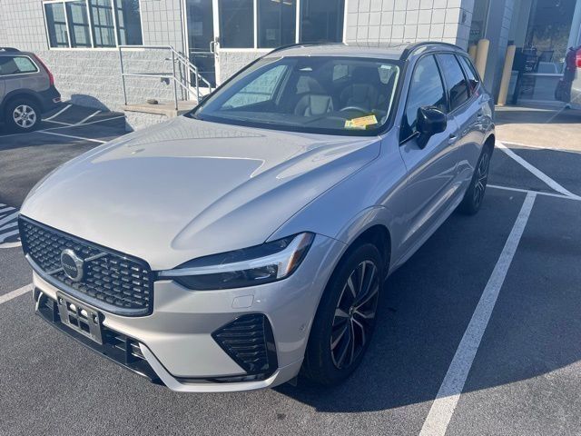2023 Volvo XC60 B5 Plus Dark Theme AWD