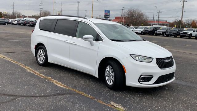 2022 Chrysler Pacifica Touring L 2