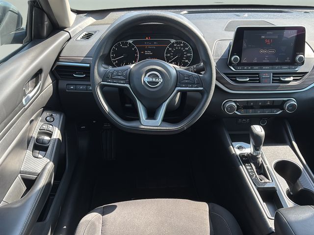 2025 Nissan Altima SV - Photo 18