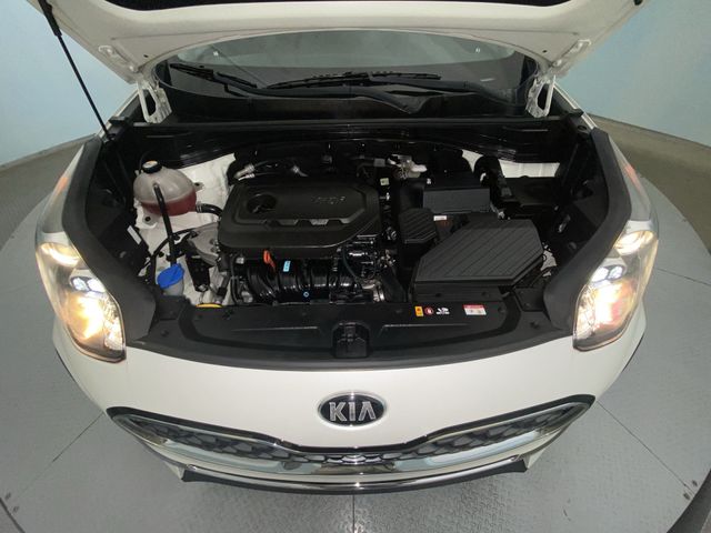 Used 2022 White Kia EX image 25