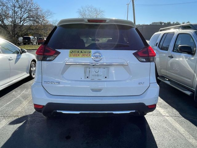 2017 Nissan Rogue SV 10