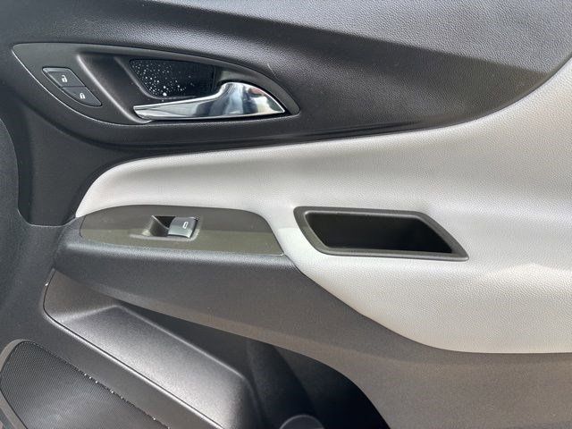 2023 Chevrolet Equinox LS photo