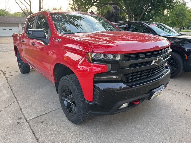 Red Hot 2019 Chevrolet Silverado 1500 LT Trail Boss Crew Cab 4WD Pickup Truck Four-Wheel Drive 8-Speed Automatic