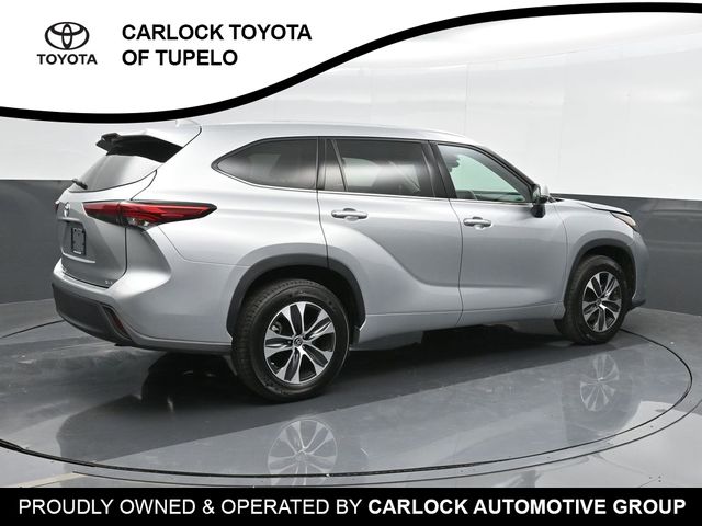 2022 Toyota Highlander XLE 2