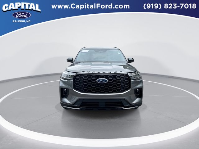 Used 2025 Gray Ford ST-Line image 3