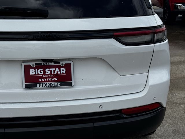 2023 Jeep Grand Cherokee Altitude X White at River Oaks CDJR