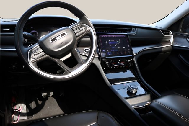 Used Car 2023 Jeep Grand Cherokee  Limited For Sale Under $35,000 In Austin, Texas