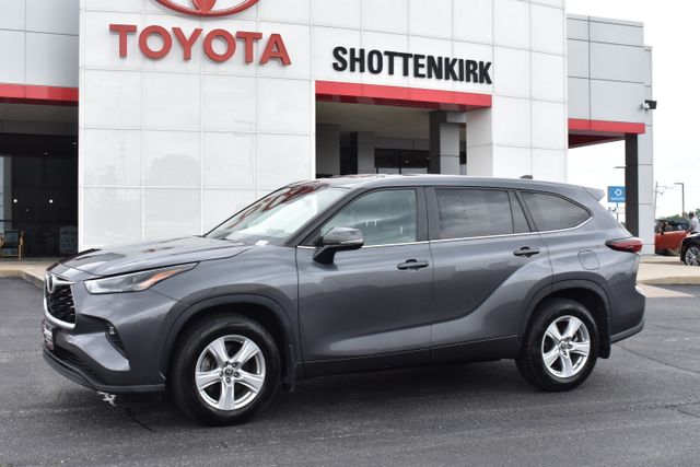 2024 Toyota Highlander LE AWD's photo