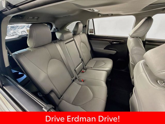 Used 2023 Toyota Highlander SUV