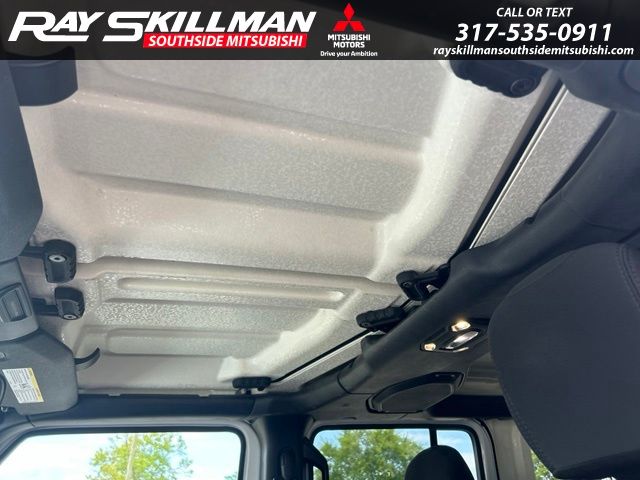 Used 2019 White Jeep Unlimited Sahara image 20