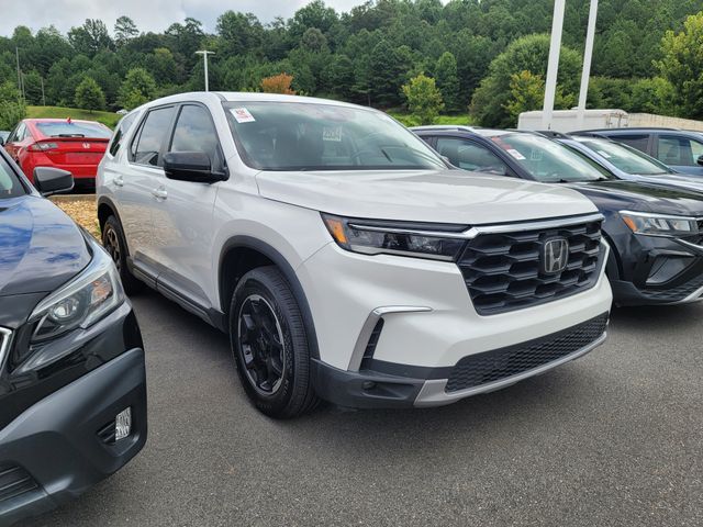Used 2025 Honda Pilot SUV