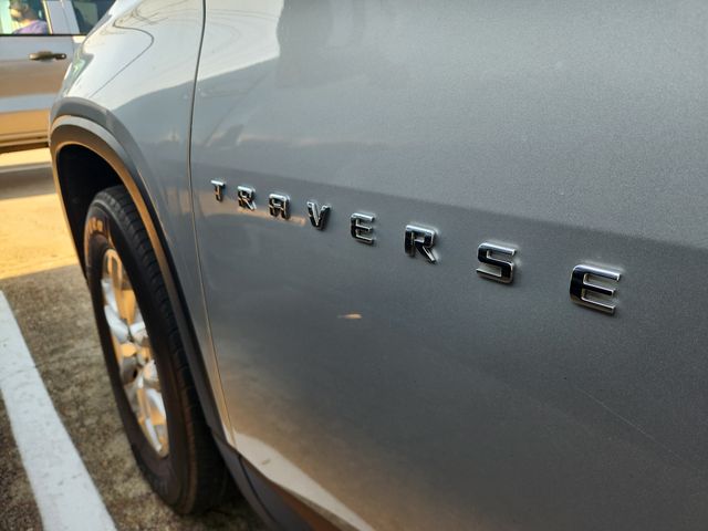 2020 Chevrolet Traverse LS Silver at Community Kia