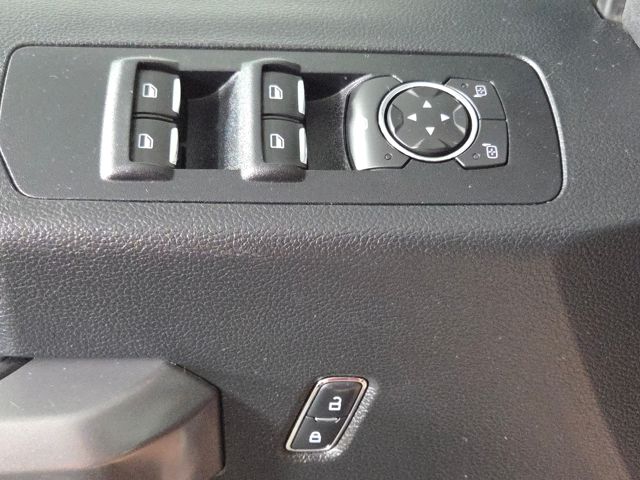 2015 Ford F-150 XLT photo 23