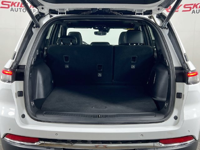 Used 2024 White Jeep 4xe image 28