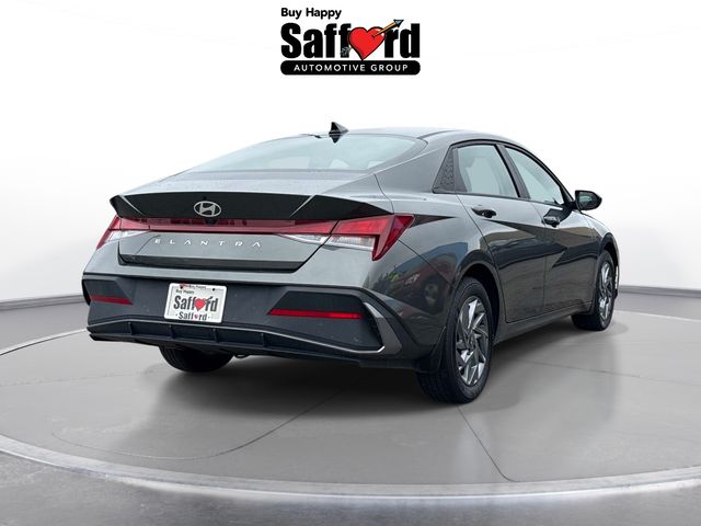 2024 Hyundai Elantra SEL - Photo 8