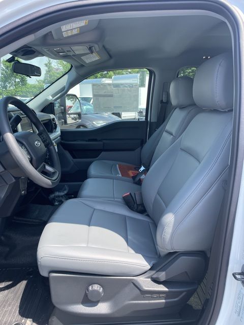 2025 Ford F-350 Super Duty XL