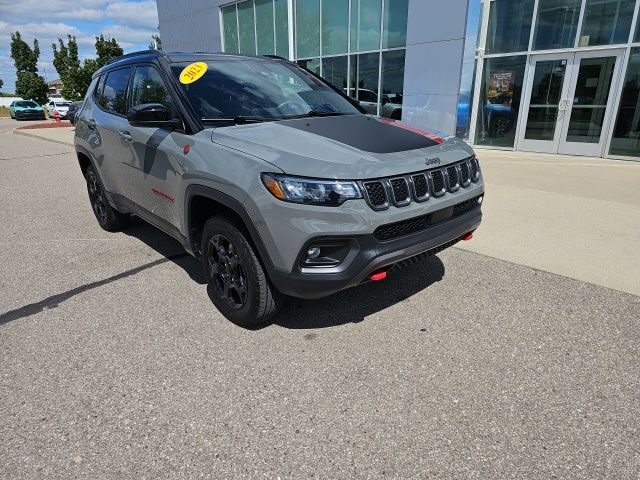 2023 Jeep Compass Trailhawk - Sting-Gray Clearcoat exterior view 3
