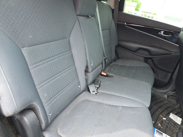 Used 2017 Silver Kia L image 12