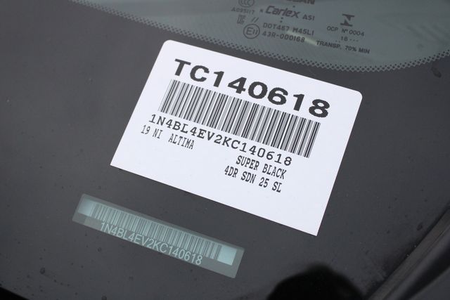 Used 2019 Black Nissan 2.5 SL image 37
