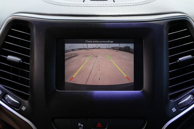 2020 Jeep Cherokee Latitude Plus Gray at Mac Haik CDJR North Houston